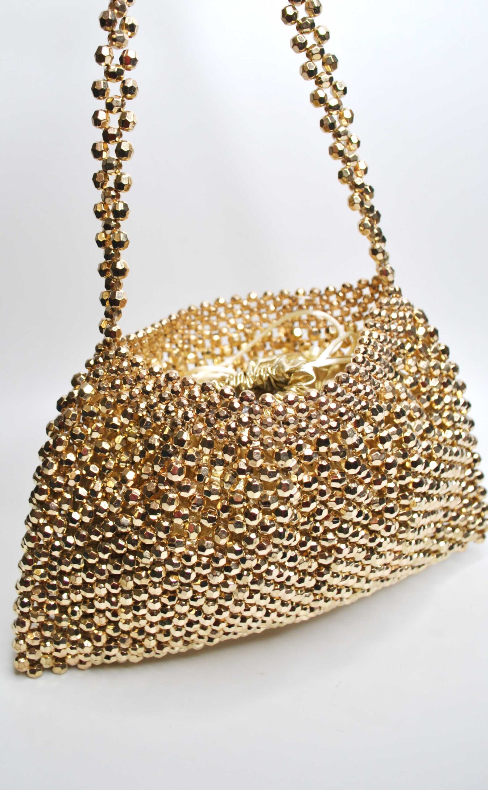 Bolso dorado aplicaciones metal - Imagen 2