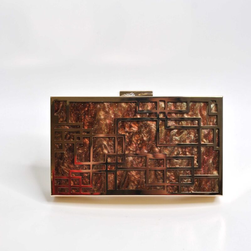 Bolso clutch nácar marrón molduras