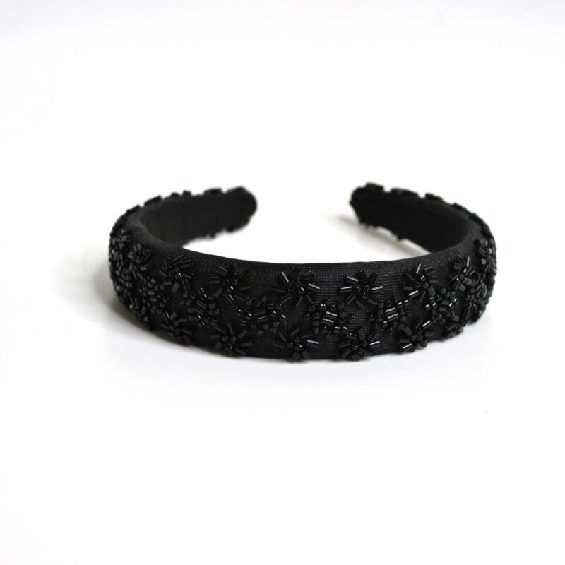 Diadema negra cuentas bordadas