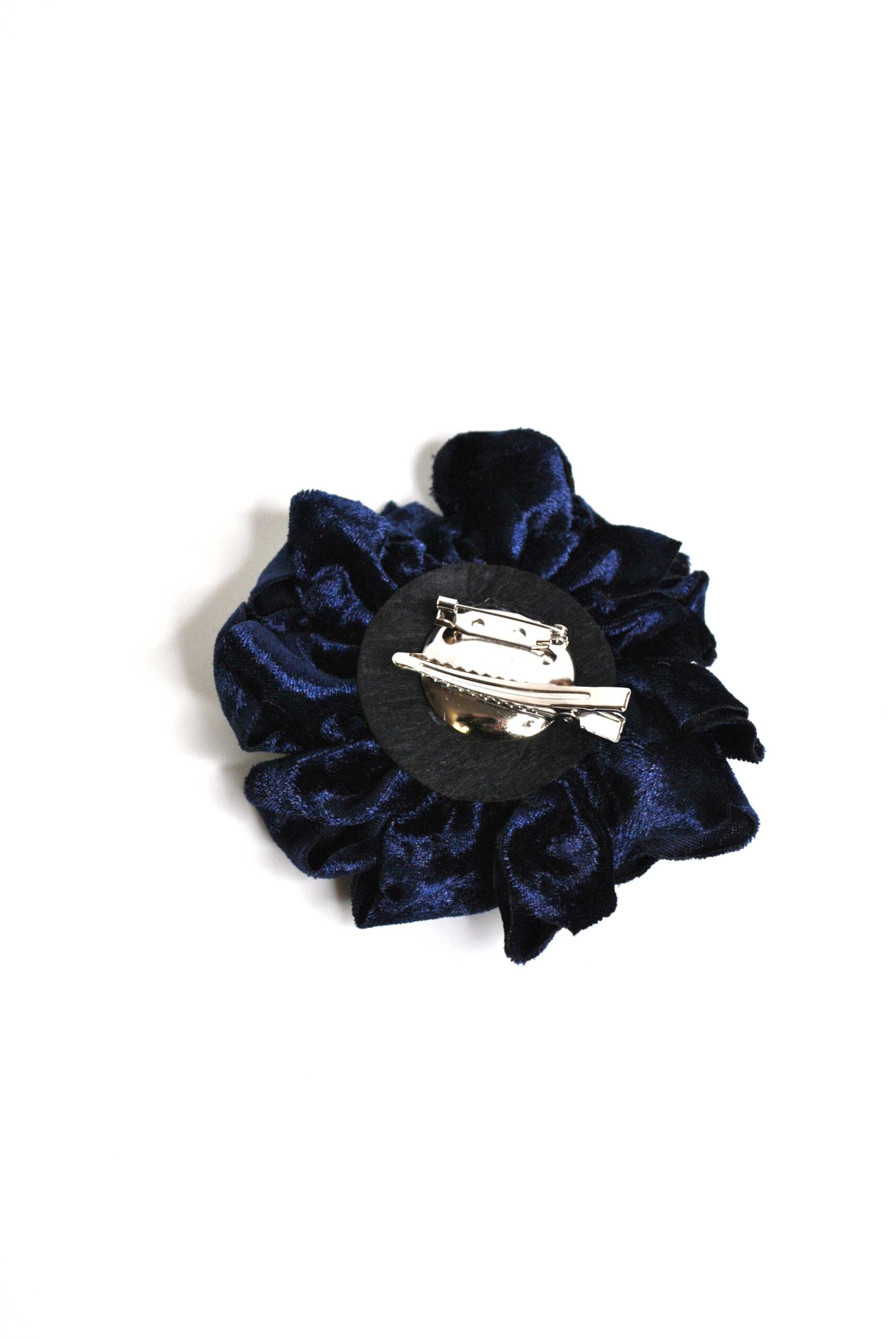Broche flor terciopelo azul marino - Imagen 2