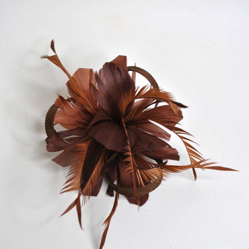 Flor tocado marrón chocolate