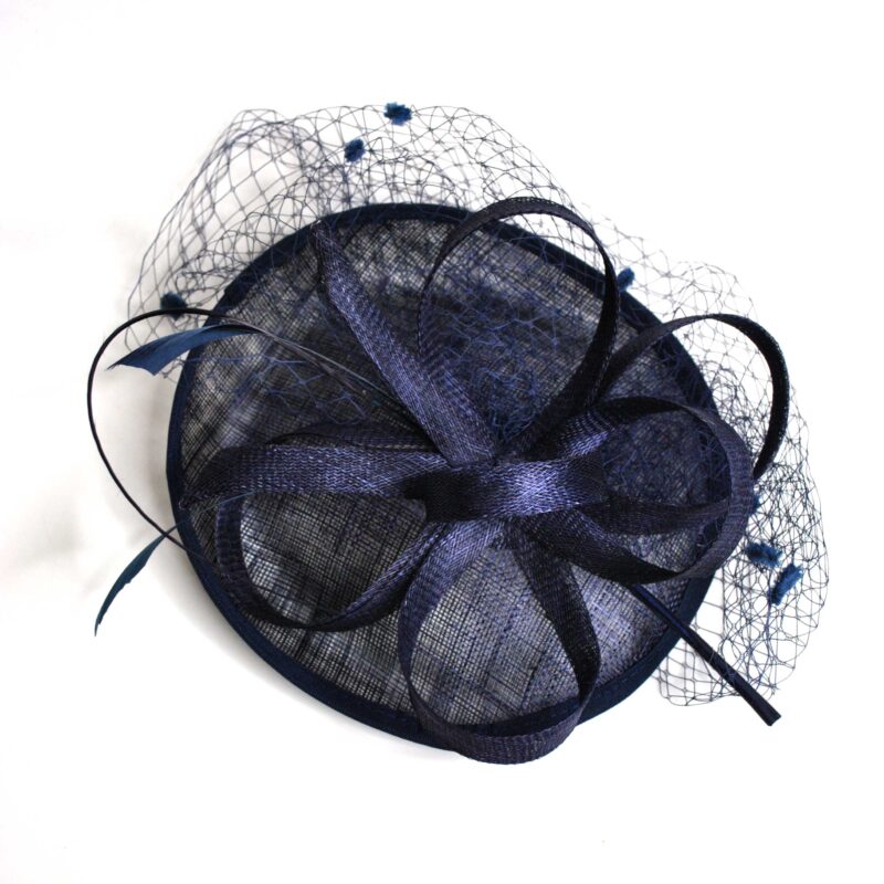 Tocado azul marino redecilla topos
