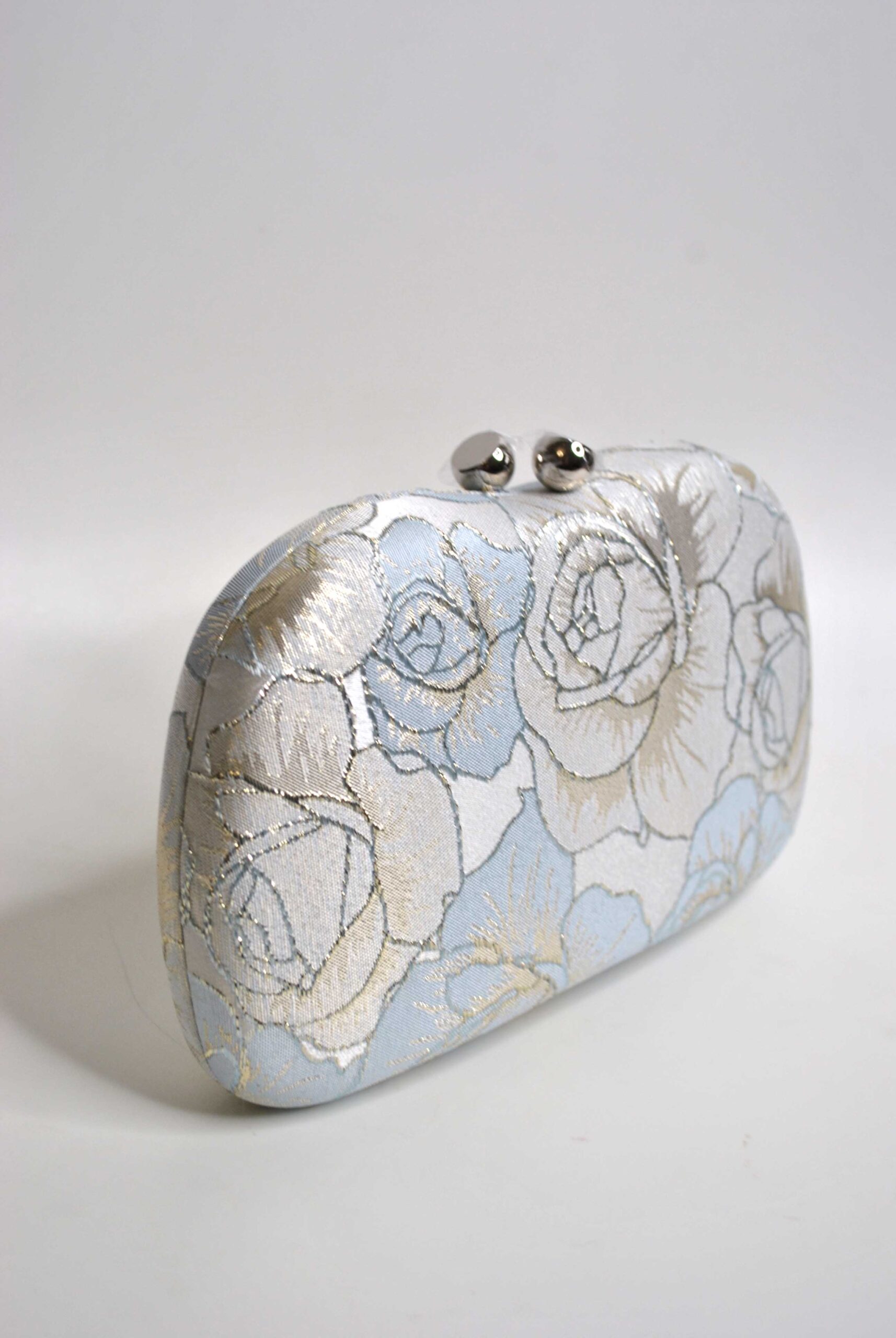 Bolso clutch azul cielo bordados - Imagen 3