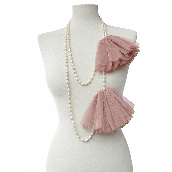 Collar largo perlas con flores rosas