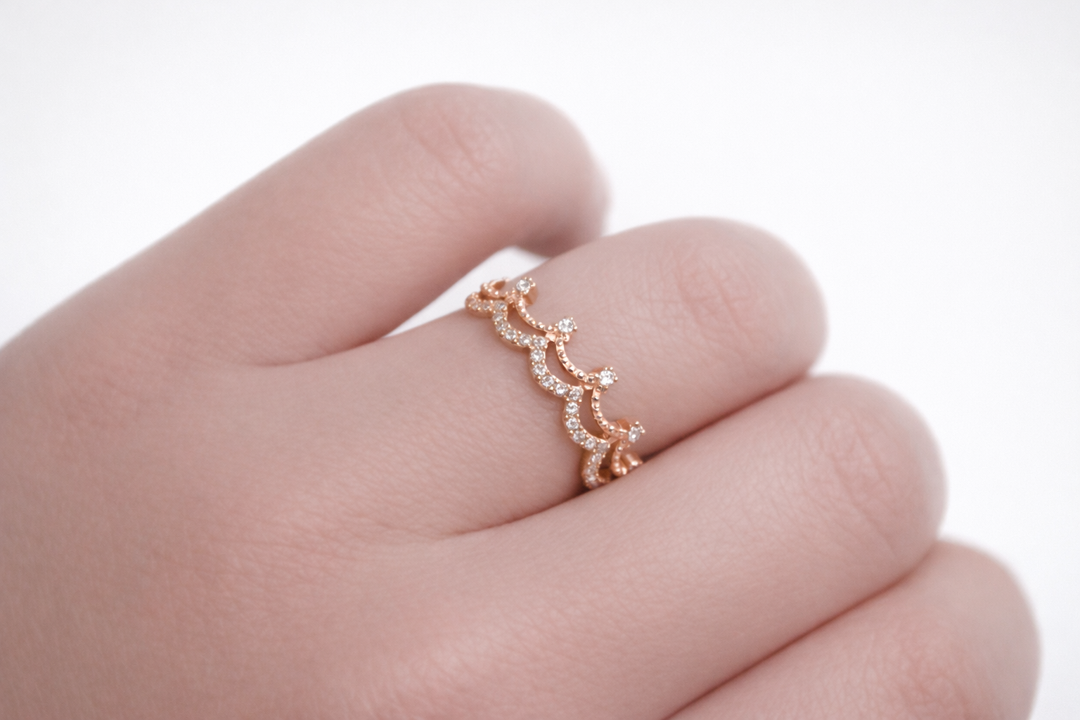 Anillo oro rosa corona circonitas - Imagen 2