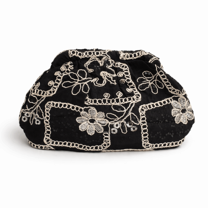 Bolso o clutch negro bordado