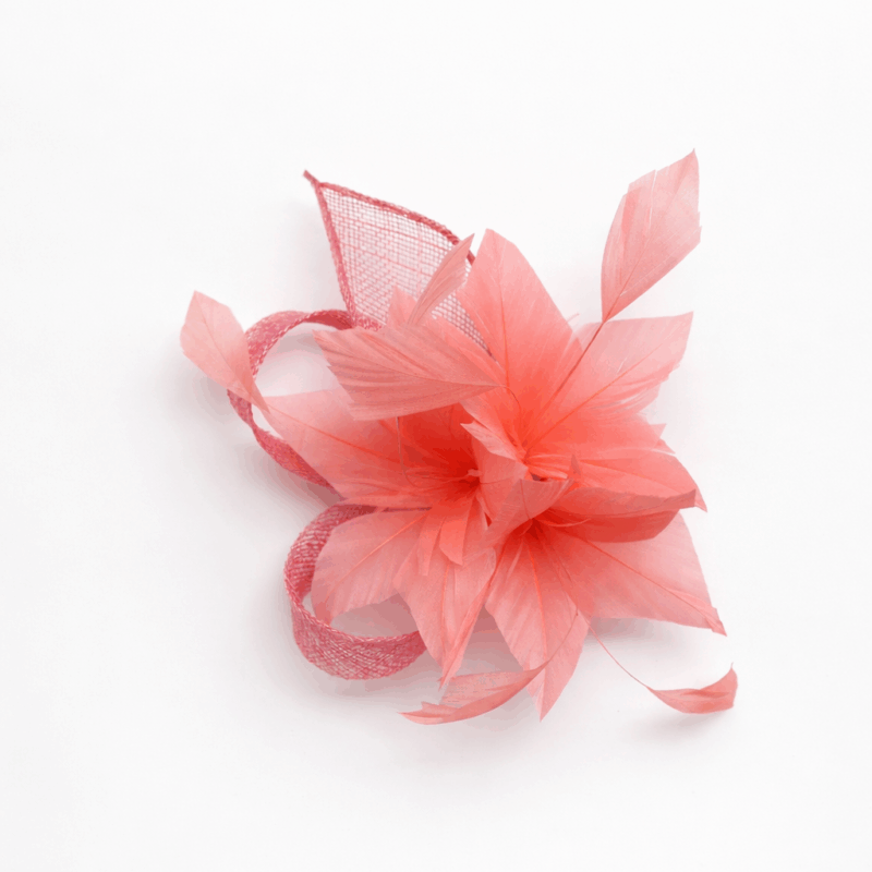 Tocado de fiesta coral