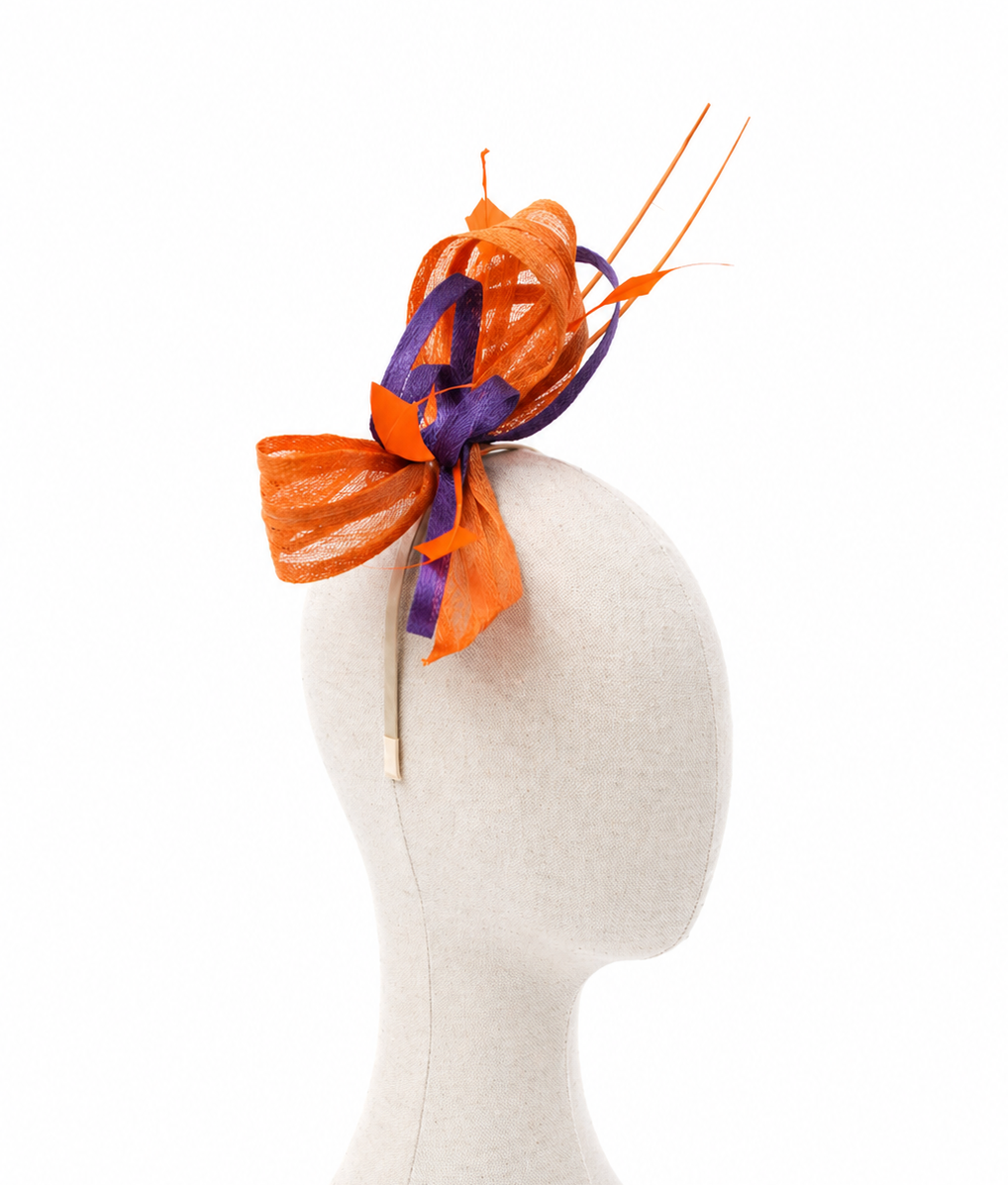 Tocado de fiesta naranja y morado