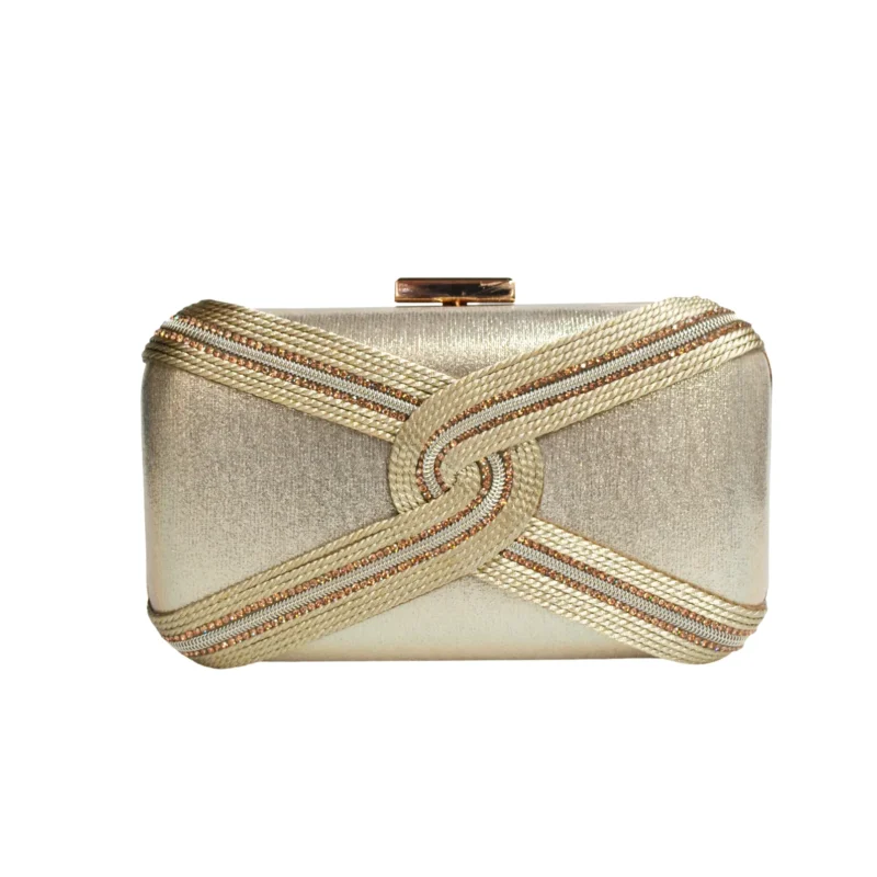 Bolso clutch dorado detalle cordón
