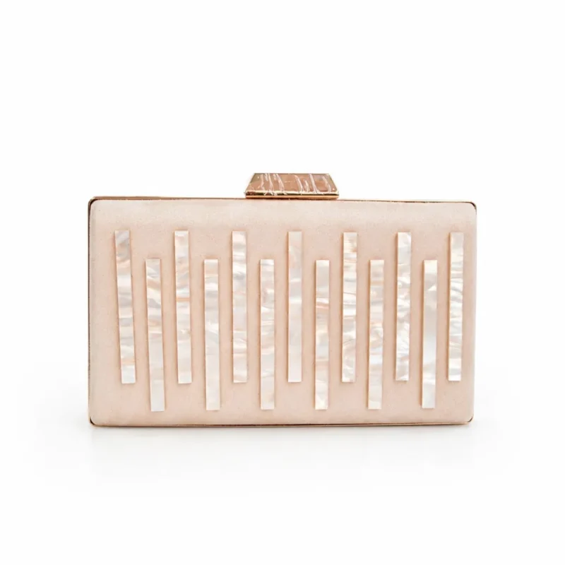 Bolso clutch beige aplicaciones nácar