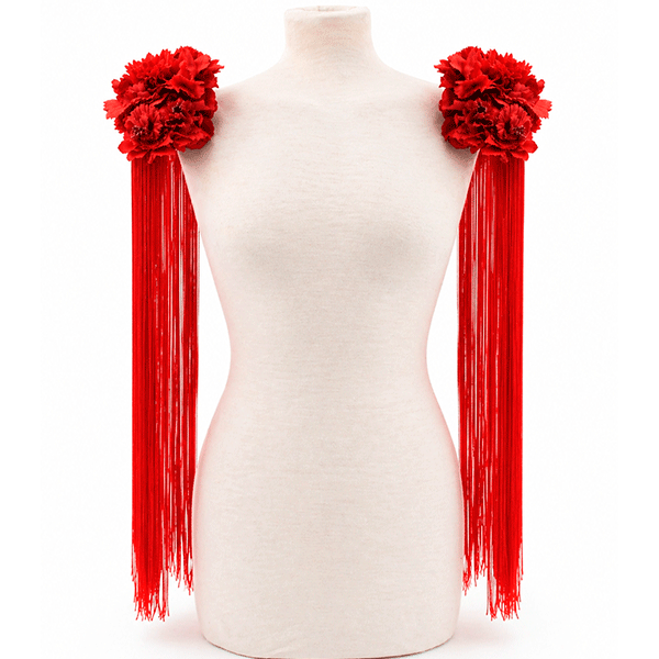 Hombreras rojas y flecos flamenca