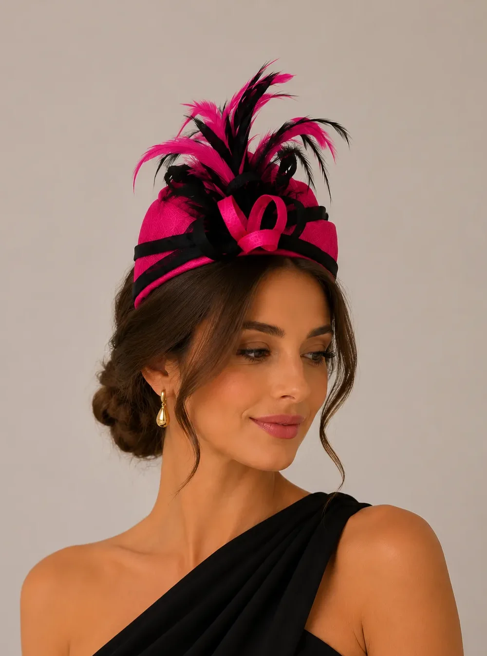 Tocado de fiesta fucsia y negro