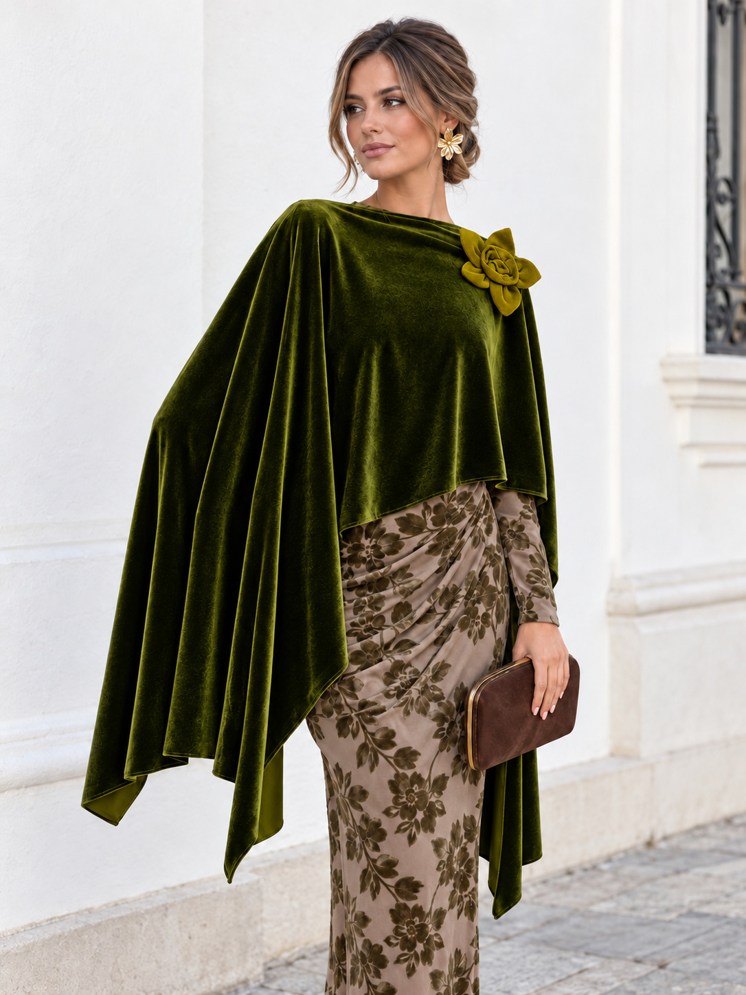 Capa larga fiesta terciopelo verde oliva