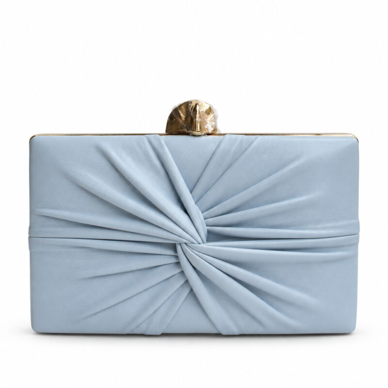 Clutch azul celeste polipiel detalle frunce
