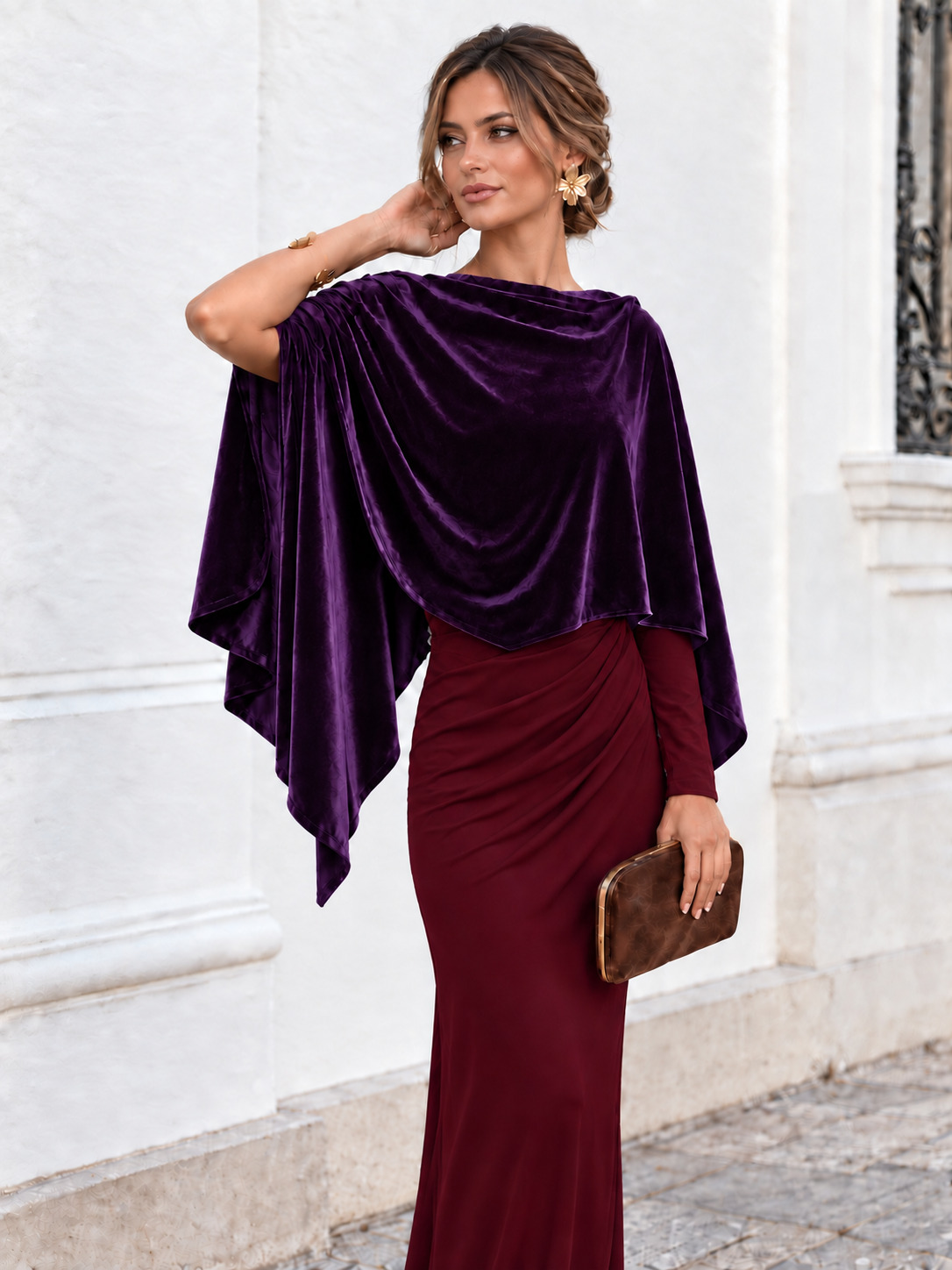 Capa asimétrica morada terciopelo