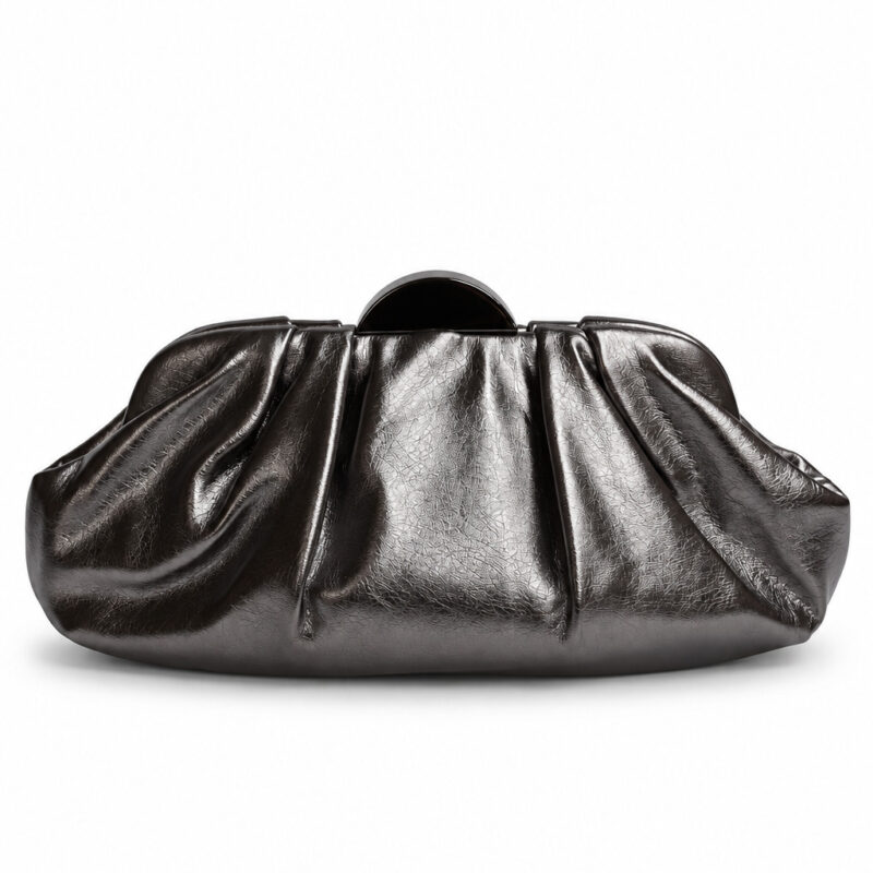 Bolso clutch plata envejecida pliegues polipiel