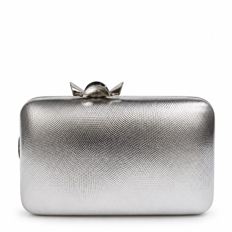 Bolso clutch plateado cierre flor metal