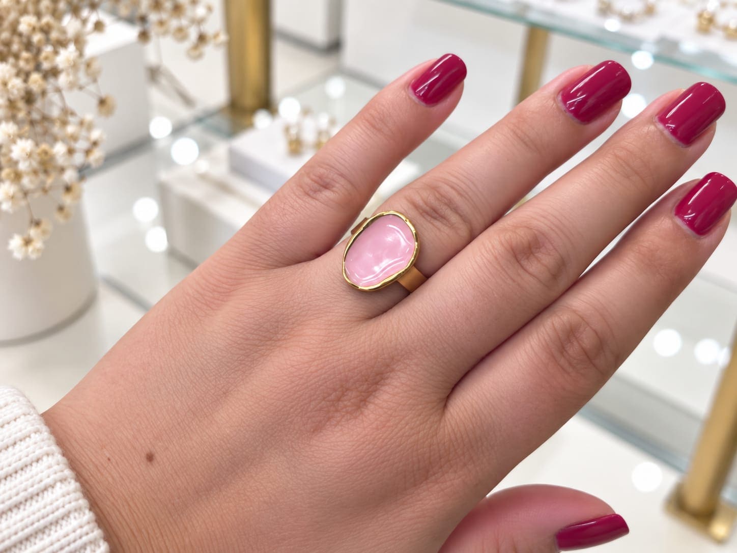 Anillo acero dorado resina rosa nude